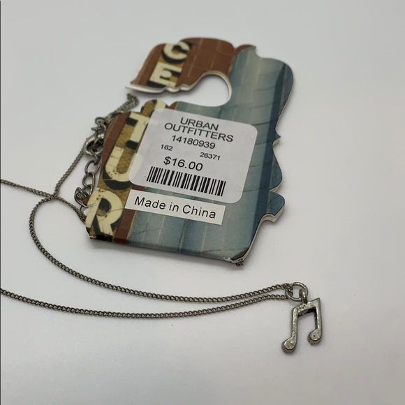 Fashion Jewelry Necklace - Picture 3 of 3